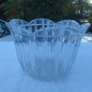 Luxury vintage large flower-shape collectible planter brand new